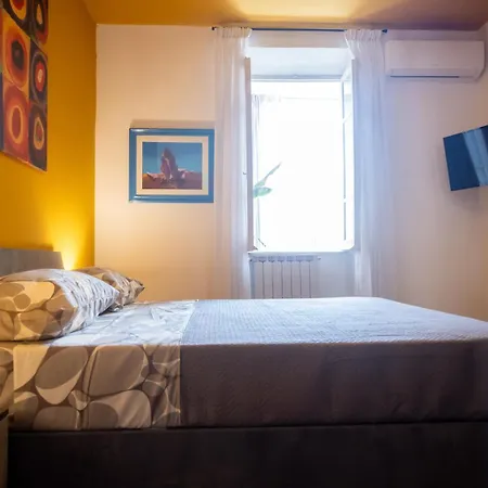 Ltpanella Yellow Pop Apartamento *