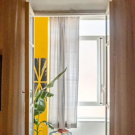 Yellow Pop - Design E Colore A アパート *