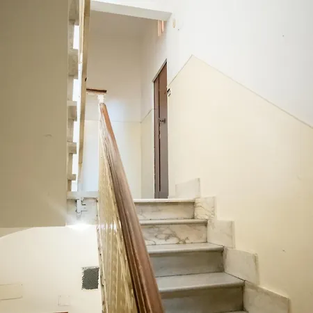 Ltpanella Yellow Pop Apartment Rome