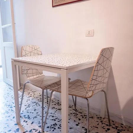 Апартаменты Yellow Pop - Design E Colore A